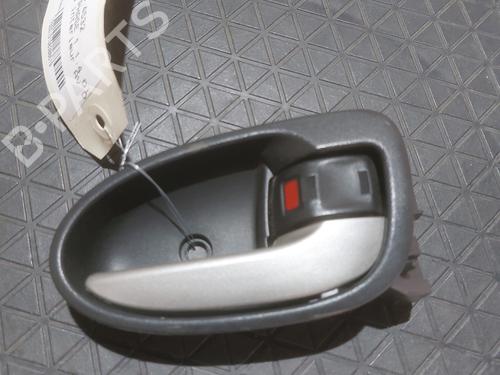 Used Front right interior door handle Front right interior door handle TOYOTA YARIS (_P9_) 1.4 D-4D (NLP90_, NLP90R) (90 hp) 27248767 27248767