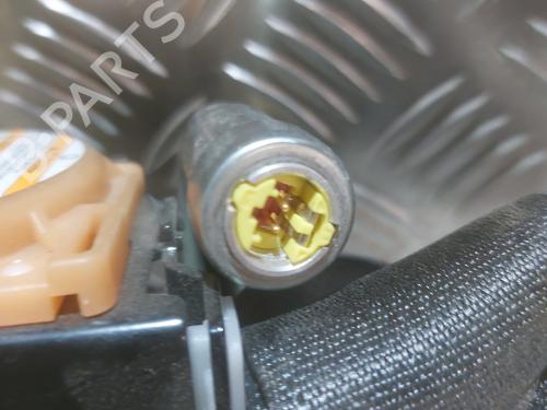 rear-right-seatbelt-renault-kadjar-ha_-hl_-2015-23811125 main image