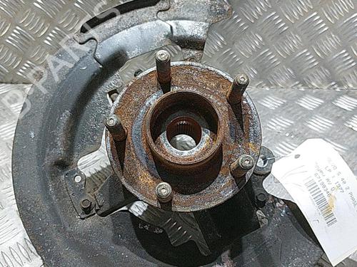 Used Right front steering knuckle Right front steering knuckle VOLVO S40 II (544) D2 (115 hp) 21511052 21511052