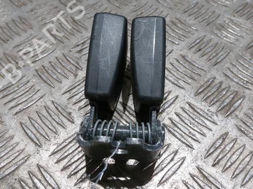 Used Seat buckle FORD FOCUS III 1.6 TDCi ECOnetic (105 hp) 21509589