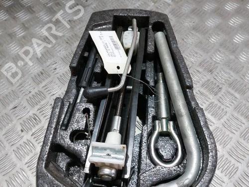 Used Jack Kit Jack Kit VW POLO V (6R1, 6C1) 1.6 TDI (90 hp) 21503517 21503517
