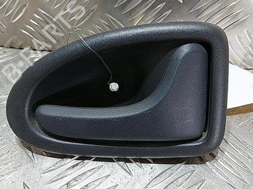 Højre bagtil invendig håndtag RENAULT CLIO II (BB_, CB_) 1.2 (BB0A, BB0F, BB10, BB1K, BB28, BB2D, BB2H, CB0A,... (58 hp) 21514372