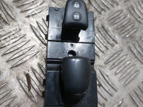 Used Right front window switch NISSAN PULSAR Hatchback (C13) 1.5 dCi (110 hp) 21509882