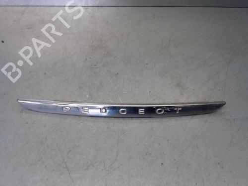 Used Tailgate trim PEUGEOT 208 I (CA_, CC_) 1.6 HDi (92 hp) 30725560