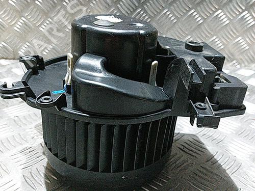 Heater blower motor MERCEDES-BENZ C-CLASS (W203) C 220 CDI (203.008) | BP21509189M62 