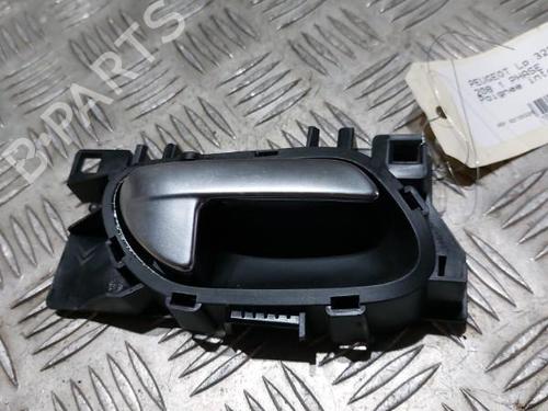 Used Rear right interior door handle Rear right interior door handle PEUGEOT 208 I (CA_, CC_) 1.6 HDi (114 hp) 21508453 21508453