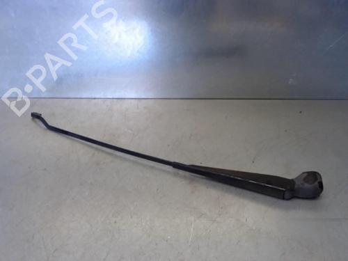 Used Front windshield wiper arm RENAULT CLIO II (BB_, CB_) 1.2 (BB0A, BB0F, BB10, BB1K, BB28, BB2D, BB2H, CB0A,... (58 hp) 29114869