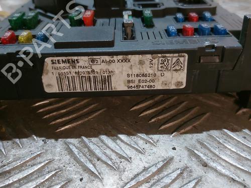 Used Fuse box Fuse box PEUGEOT 206 Hatchback (2A/C) 1.4 i (75 hp) 21574499 21574499