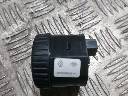 Switch DACIA DUSTER (HS_) 1.5 dCi 4x4 (HSMC, HSMD) | BP21509313I30 