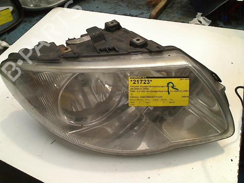 Used Right headlight CHRYSLER VOYAGER IV (RG, RS) 2.8 CRD (150 hp) 21909409
