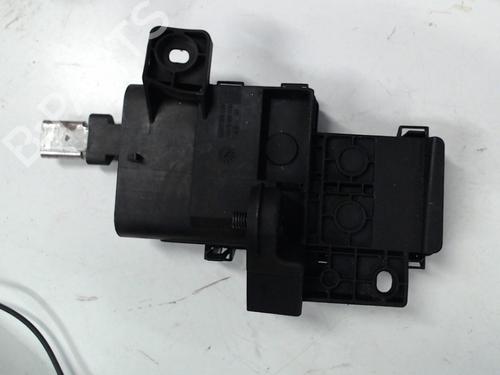Used Fuse box BMW 7 (E65, E66, E67) 760 i, Li (445 hp) 21937680