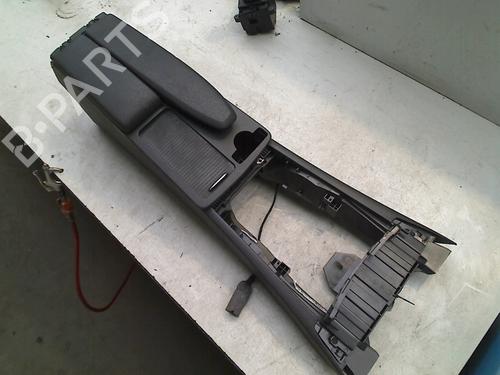 Used Armrest / Center console MERCEDES-BENZ C-CLASS (W204) C 180 CGI (204.031) (156 hp) 21914684