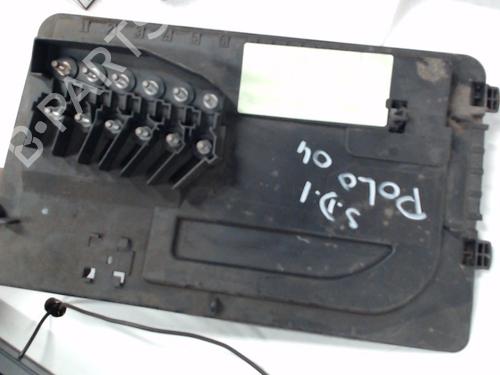 Used Fuse box VW POLO (9N_, 9A_) 1.4 16V (75 hp) 21936470