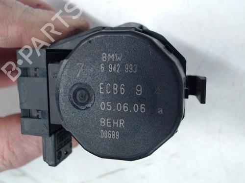 Used Electronic module BMW 5 (E60) 550 i (367 hp) 21938669