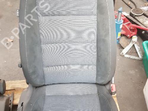 Sæde højre fortil VW GOLF VI (5K1) 1.4 TSI (122 hp) 21921630