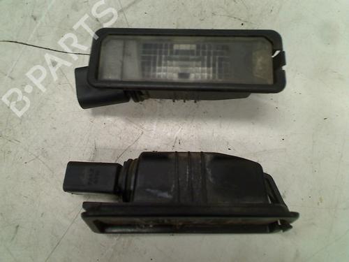 Used Licence plate light VW POLO V (6R1, 6C1) 1.2 TDI (75 hp) 21930021