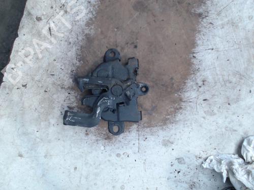 Used Hood lock TOYOTA YARIS (_P9_) 1.3 VVT-i (SCP90_, SCP90R) (87 hp) 21940424