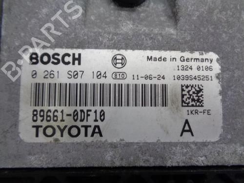 Engine control unit (ECU) TOYOTA YARIS (_P13_) 1.0 (KSP130_, KSP130) | BP23011351M57 