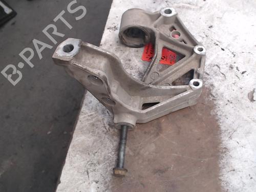 Højre fortil bærearm VW POLO (9N_, 9A_) 1.2 12V (64 hp) 21944159