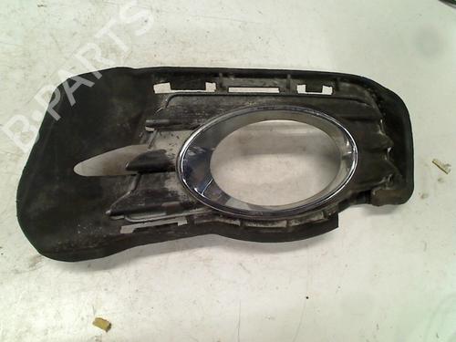 Used Grille MERCEDES-BENZ C-CLASS (W204) C 180 CDI (204.000) (120 hp) 21929336