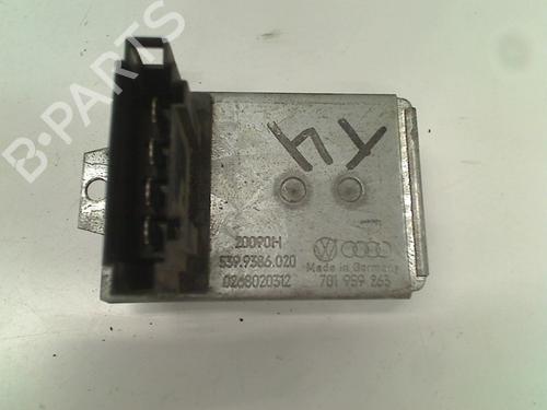Used Heater resistor VW TRANSPORTER T4 Van (70A, 70H, 7DA, 7DH) 2.5 (110 hp) 21933351
