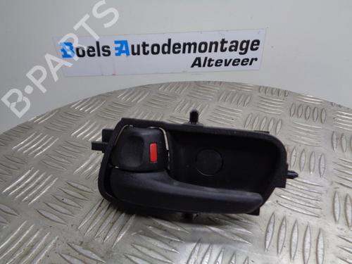 Venstre fortil udvendigt håndtag TOYOTA YARIS (_P21_, _PA1_, _PH1_) 1.5 Hybrid (MXPH10, MXPH11) (116 hp) 23012246