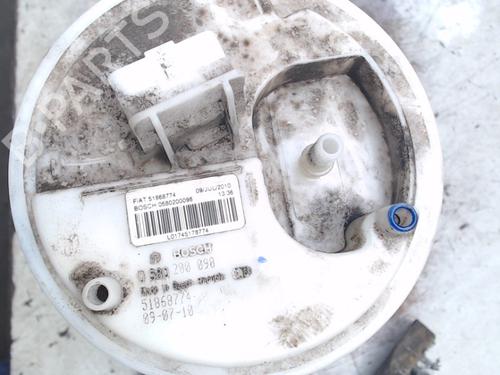 Used Fuel pump FIAT PUNTO EVO (199_) 1.4 16V (105 hp) 21943111