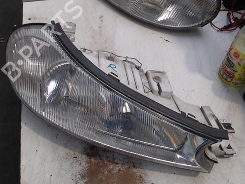 Used Right headlight FORD MONDEO II (BAP) 1.6 i 16V (95 hp) 21935929
