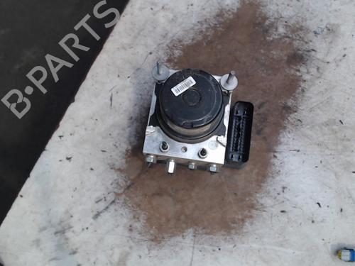 Used ABS pump TOYOTA YARIS (_P13_) 1.0 (KSP130_, KSP130) (69 hp) 21941340