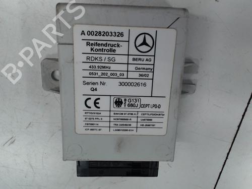 Used Electronic module MERCEDES-BENZ S-CLASS (W220) S 500 (220.075, 220.175, 220.875) (306 hp) 21938177