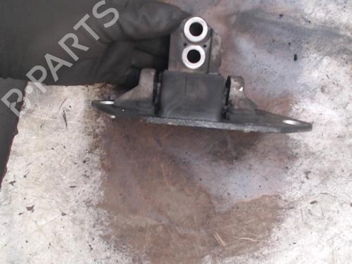 Used Engine mount VOLVO V70 II (285) 2.4 (170 hp) 21945219