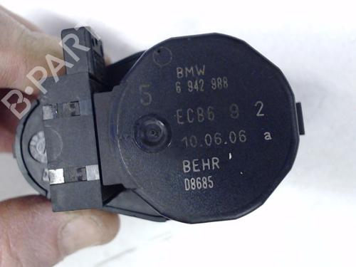 Used Electronic module BMW 5 (E60) 550 i (367 hp) 21938668