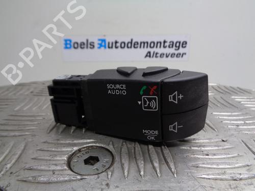 Used Steering wheel controls DACIA DOKKER MPV (KE_) 1.5 dCi (KEAJ, KEAH) (90 hp) 23013050