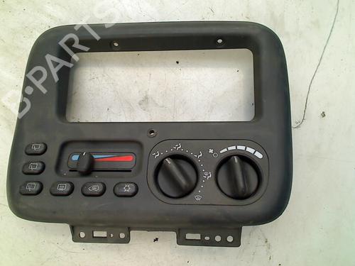 Used Climate control CHRYSLER VOYAGER / GRAND VOYAGER III (GS_, NS_) 3.3 i (158 hp) 21911540