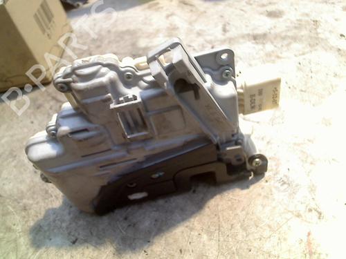 Cerradura puerta delantera izquierda VW PASSAT B7 Variant (365) 1.4 TSI MultiFuel (160 hp) 21932764