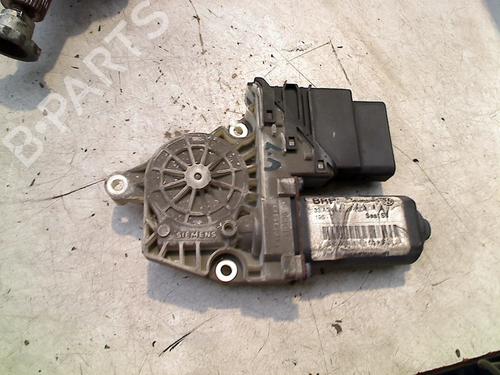 Portierruitmotor linksachter SEAT LEON (1M1) 1.6 (100 hp) 21927589