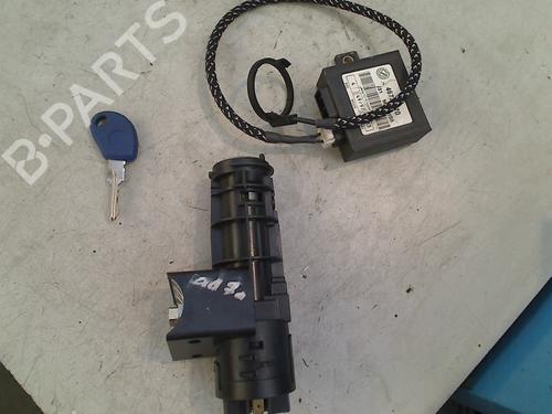 Used Ignition barrel FIAT PUNTO (176_) 55 1.1 (54 hp) 21900227