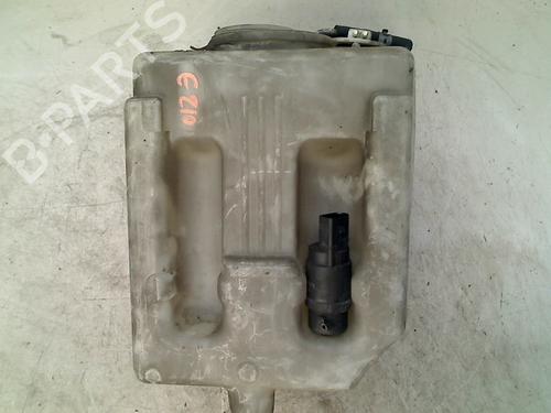 Used Windscreen washer tank MERCEDES-BENZ E-CLASS (W210) E 200 (210.035) (136 hp) 21916020