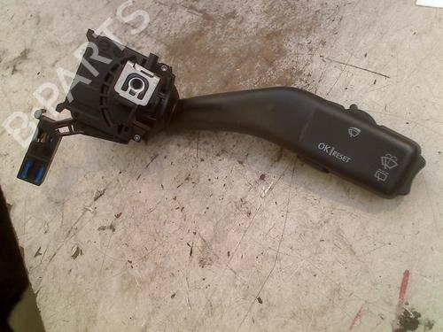 Used Steering column stalk VW GOLF VI (5K1) 1.2 TSI (86 hp) 21932614