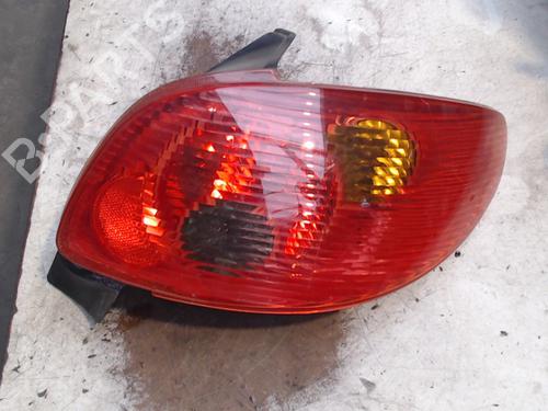 Used Right taillight PEUGEOT 206 Hatchback (2A/C) 1.4 i (75 hp) 21945763