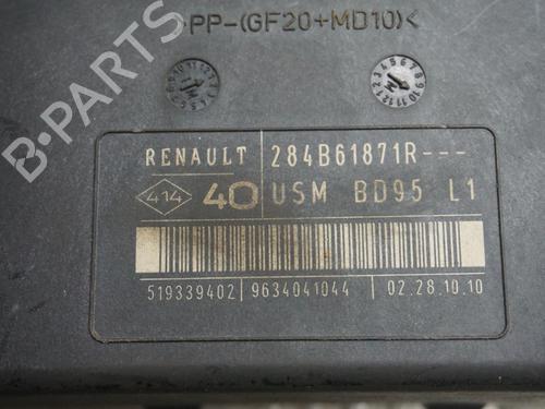 Fuse box RENAULT MEGANE III Hatchback (BZ0/1_, B3_) 1.6 16V (BZ1B, BZ1H) | BP23016064E1 