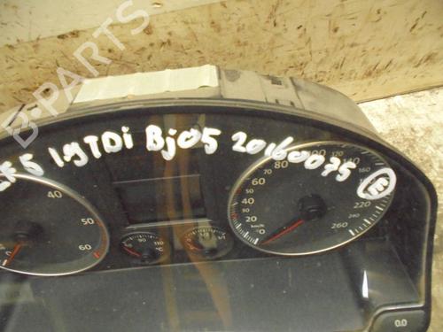 Used Display monitor VW GOLF V (1K1) 1.9 TDI (105 hp) 23026453
