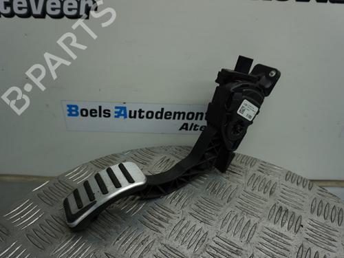 Used Pedal VOLVO V40 Hatchback (525) D2 (120 hp) 23013280