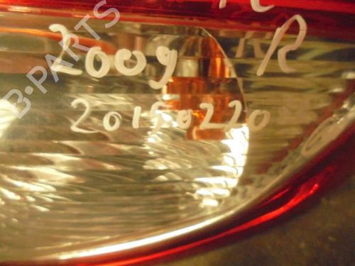 Used Right taillight HYUNDAI SANTA FÉ II (CM) 2.2 CRDi (155 hp) 23004038