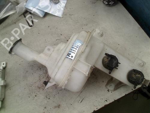 Used Windscreen washer tank DAIHATSU SIRION (M3_) 1.0 (M300) (70 hp) 21934297