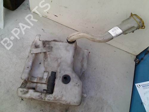 Used Windscreen washer tank MERCEDES-BENZ C-CLASS (W203) C 180 Kompressor (203.046) (143 hp) 21916013