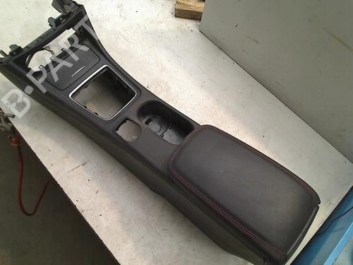 Used Armrest / Center console MERCEDES-BENZ A-CLASS (W176) A 45 AMG 4-matic (176.052) (360 hp) 21914652