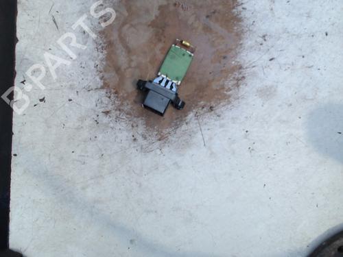 Used Heater resistor VW UP! (121, 122, BL1, BL2, BL3, 123) 1.0 EcoFuel (68 hp) 21938424