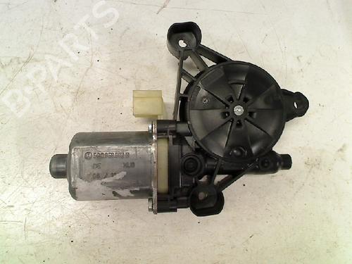 Used Right front window motor VW GOLF VII (5G1, BQ1, BE1, BE2) 1.0 TSI (110 hp) 21921535