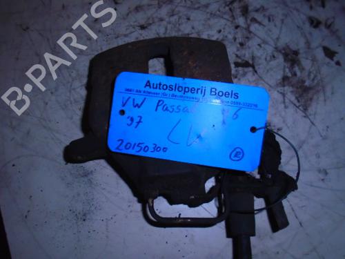 Venstre bremsekaliber foran VW PASSAT B5 (3B2) 1.6 (101 hp) 23042905